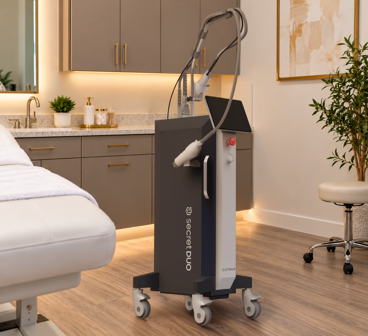 2023 Cutera Secret DUO 1540nm Laser + RF Microneedling System for Scars, Texture & Skin Resurfacing