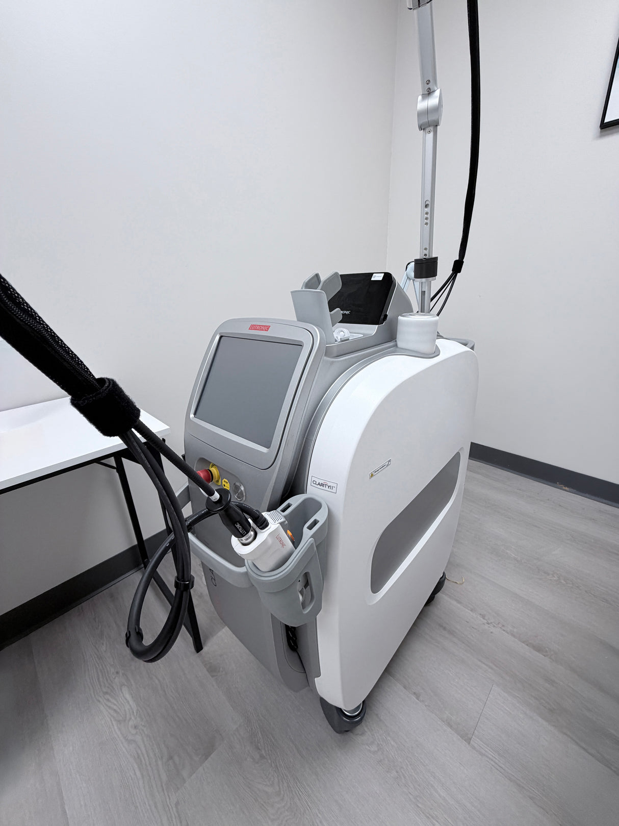 2023 Lutronic Clarity II 755nm Alexandrite & 1064nm Nd:YAG Laser with IntelliTrak
